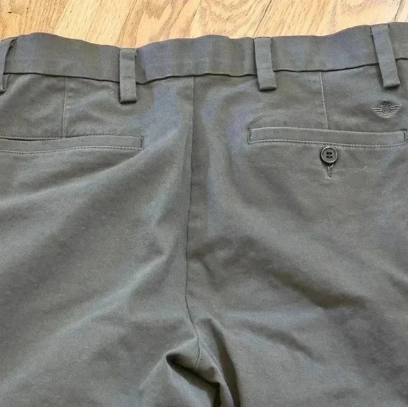 Dockers Slim Fit by Levi's Size 31×32 EUC - Picture 7 of 8